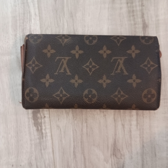 Authentic LOUIS VUITTON LV Vintage Monogram Wallet Envelope Leather - Picture 5 of 13
